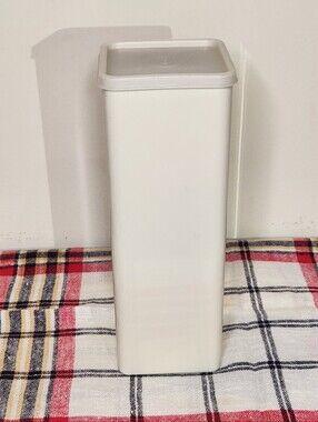 Vintage Tupperware 1696-6 Velveeta Cheese Cracker Almond Keeper Tray and Lid USA
